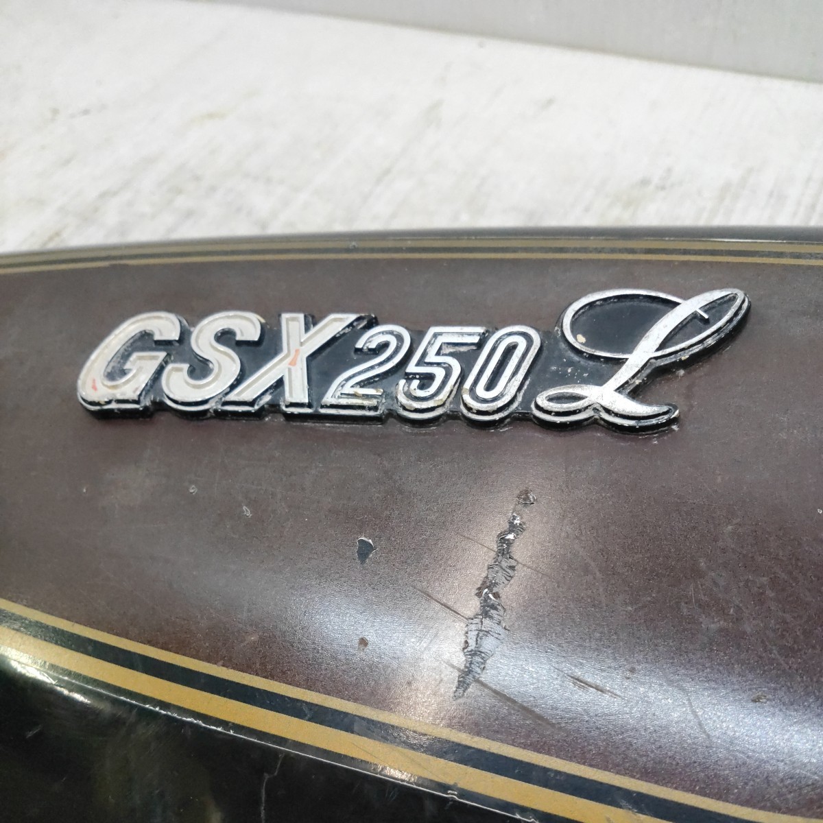 【0818-23】スズキ　GSX250L　サイドカバー　右_画像8