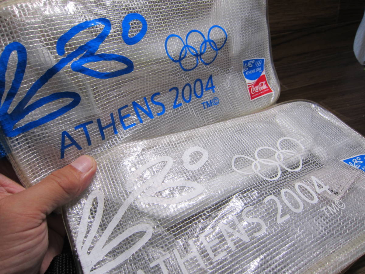 2個セット 長期保管品 アテネオリンピック ポーチ 白と水色 スモールバッグ シューズケース ATHENS 2004 コカコーラ_画像3