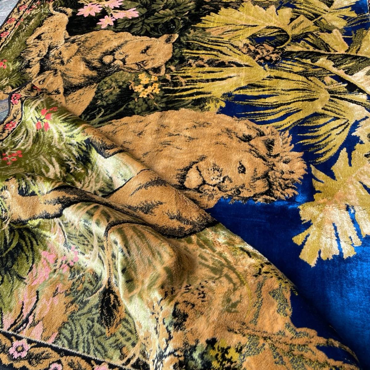 希少芸術品！BIGサイズ！ヴィンテージラグ　ライオンの親子の絨毯　イタリア雑貨ラグ/フランス英国ペルシャキリム家具イギリスアンティーク_画像7