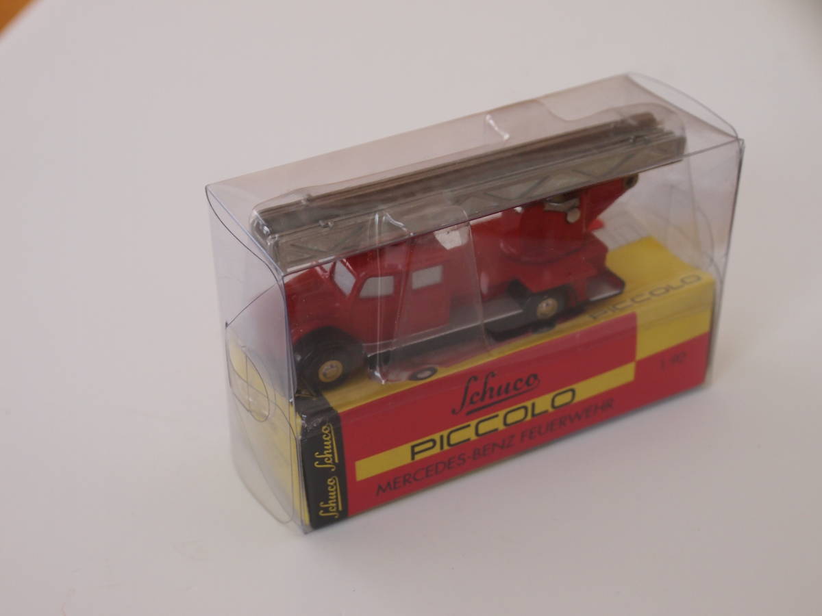 Schuco PICCOLO 1/90 MERCEDES-BENZ FEUERWEHR(01451)