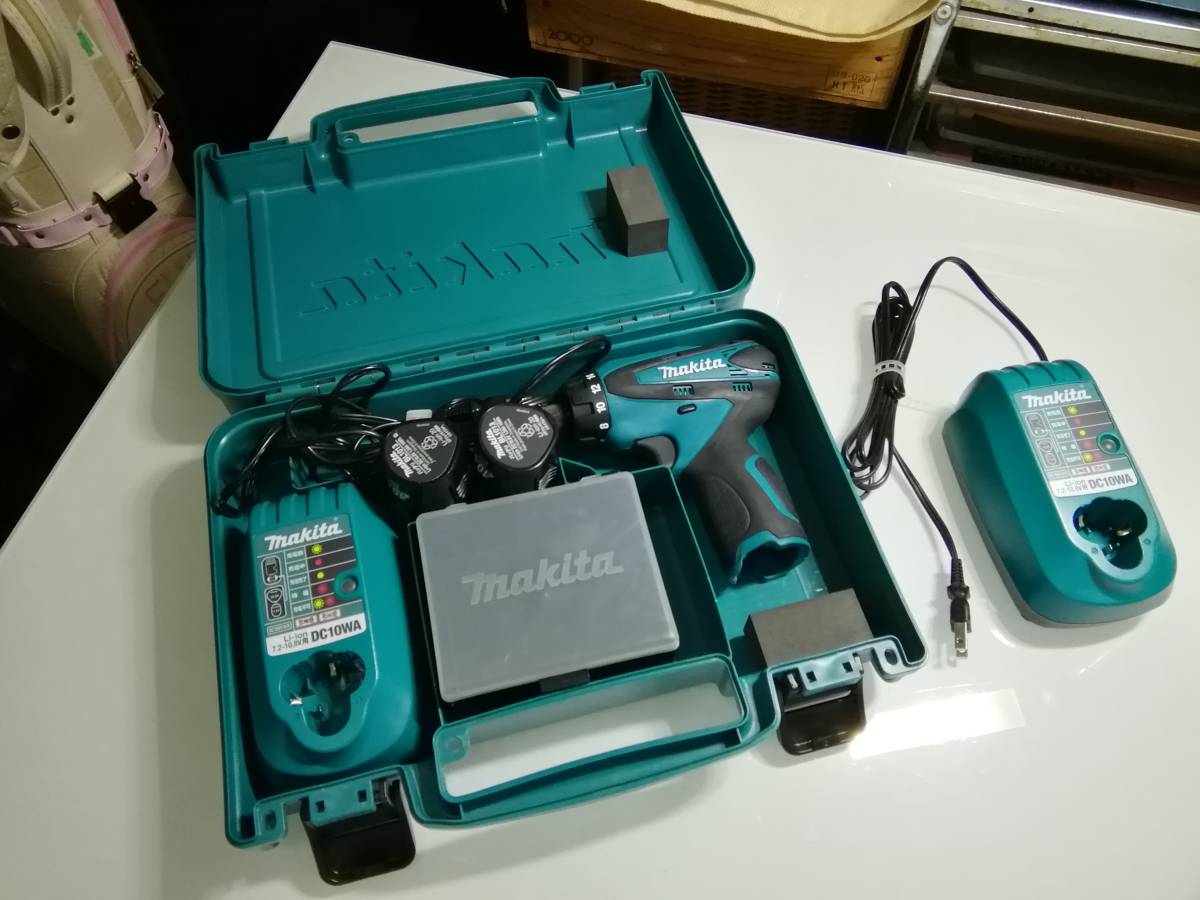 福袋 良品 makita 充電器×2 バッテリ×2 DF030DWX×1 ケース 563671