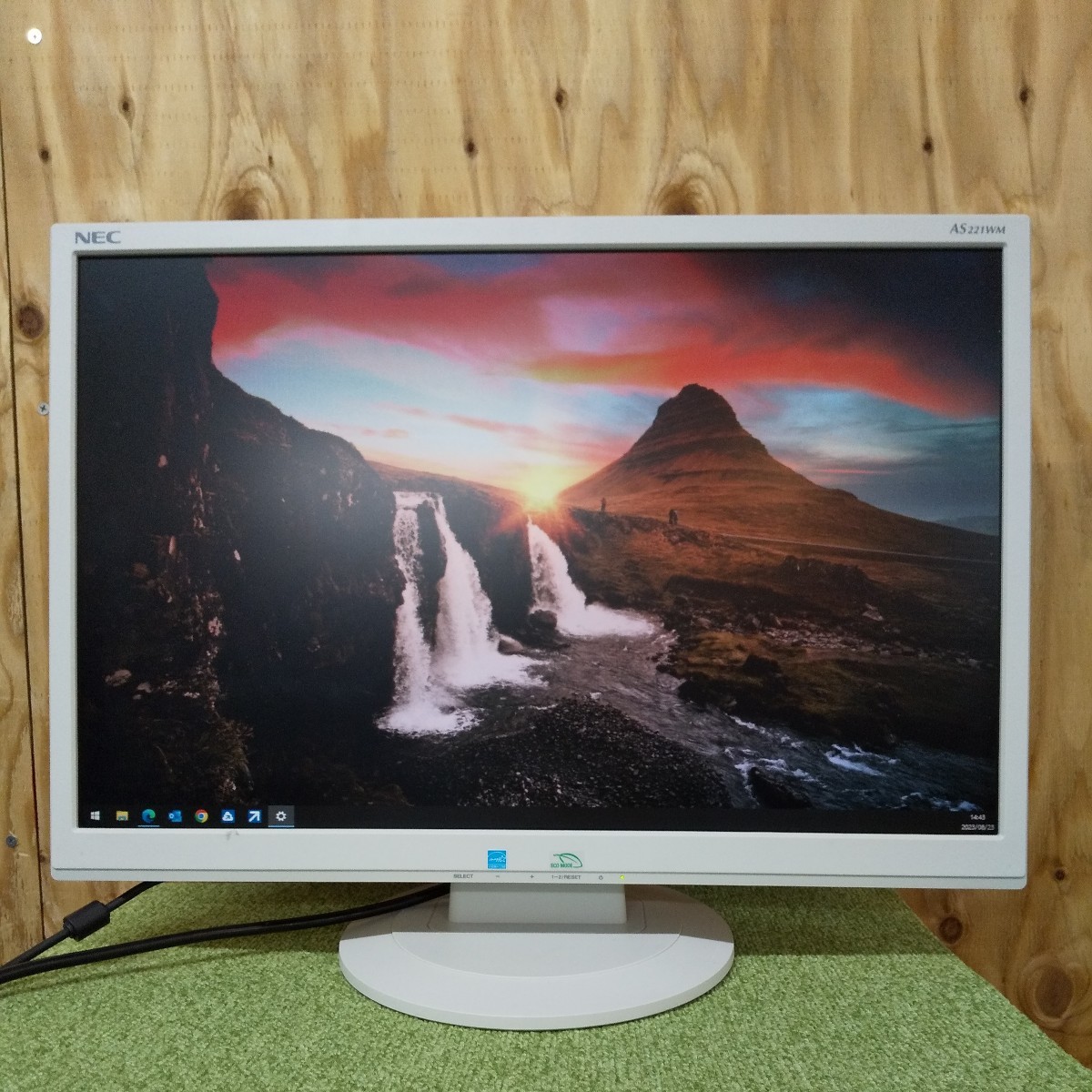 22型液晶モニター NEC LCD-AS221WM_画像1