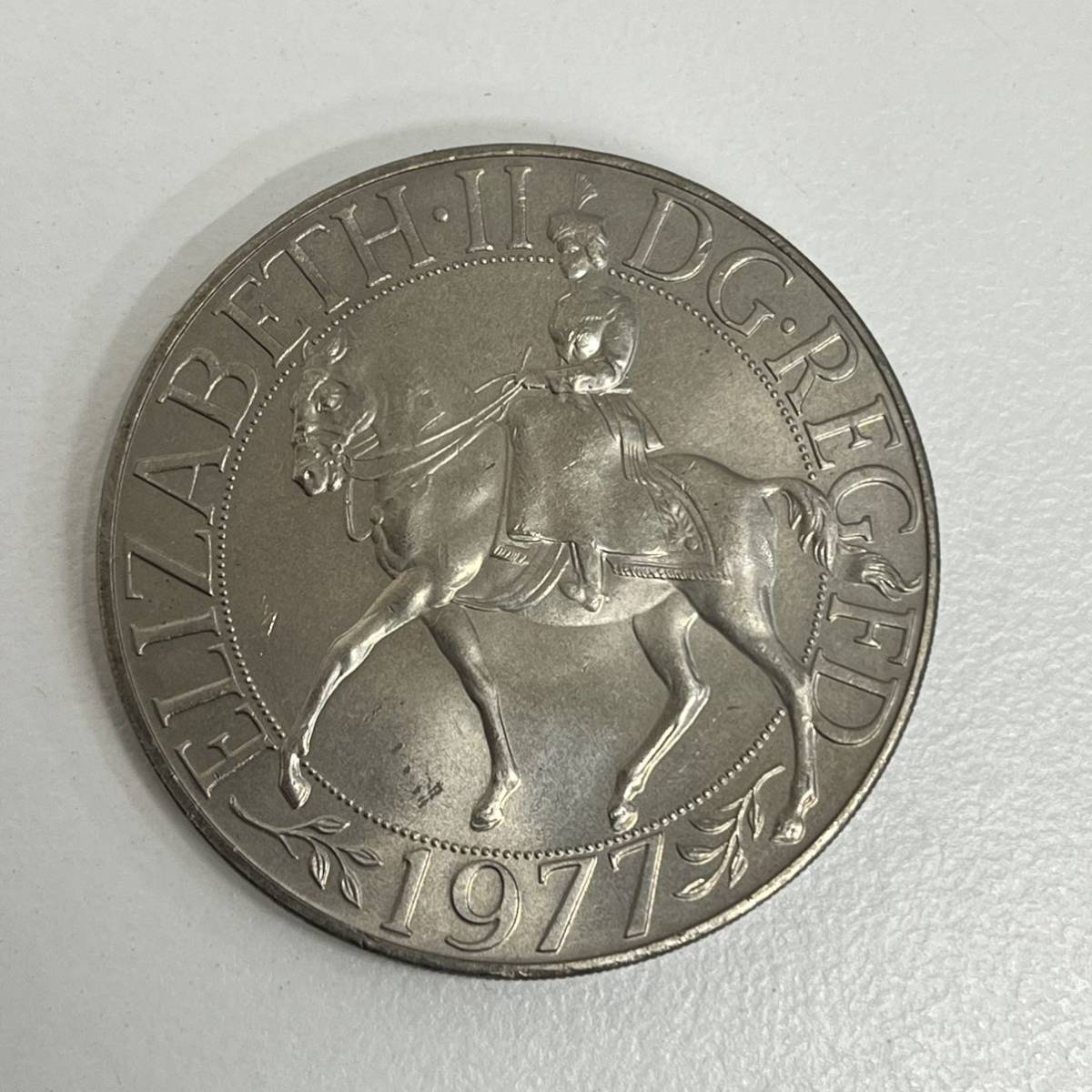 未使用 3枚セットエリザベス２世女王陛下御在位２５年記念コイン 1977