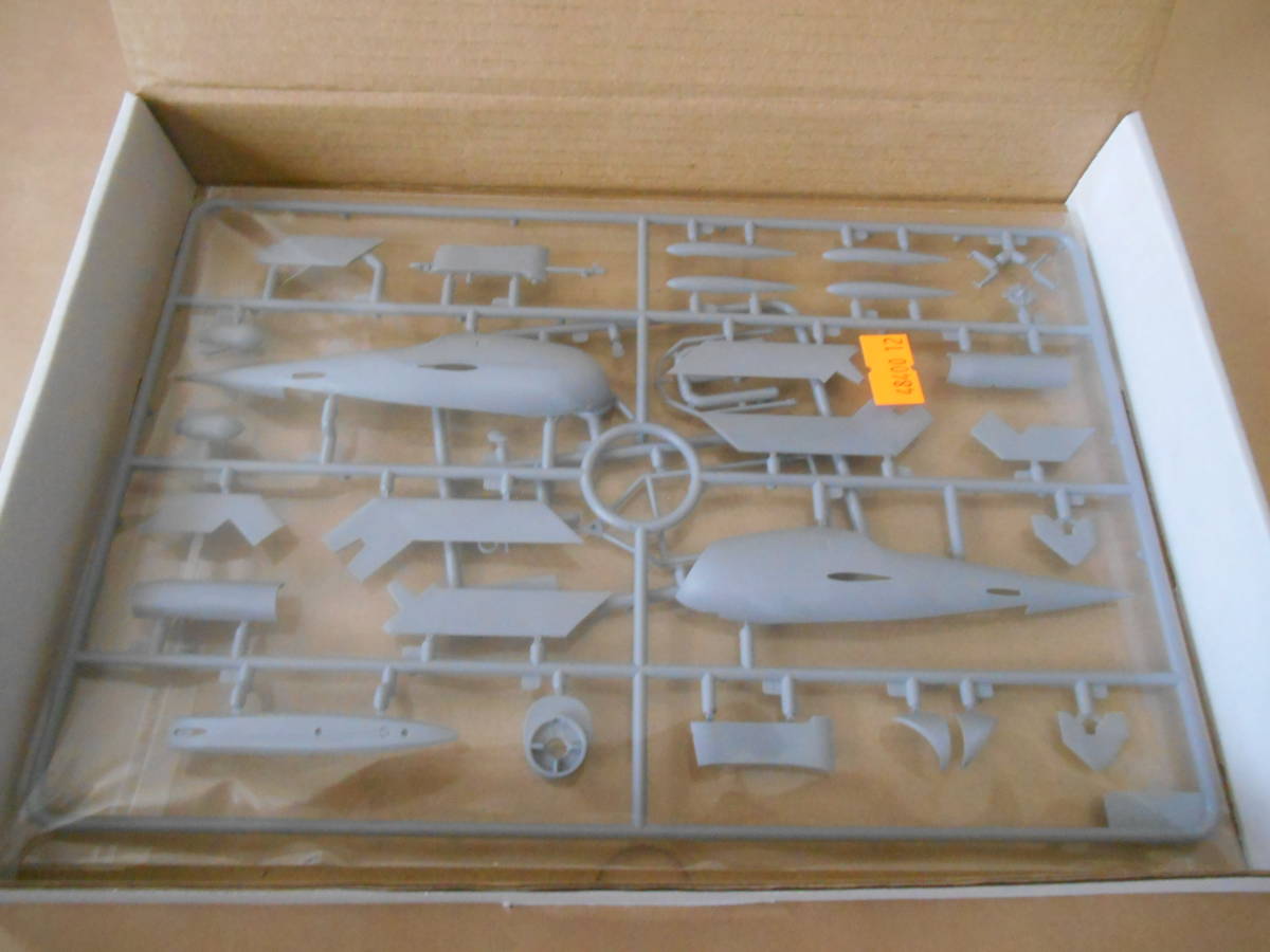 〔全国一律送料340円込〕1/48 ICM アメリカ ライアン KDA-1(Q-2A) ファイアビー 高速標的機 w/トレーラー_画像2