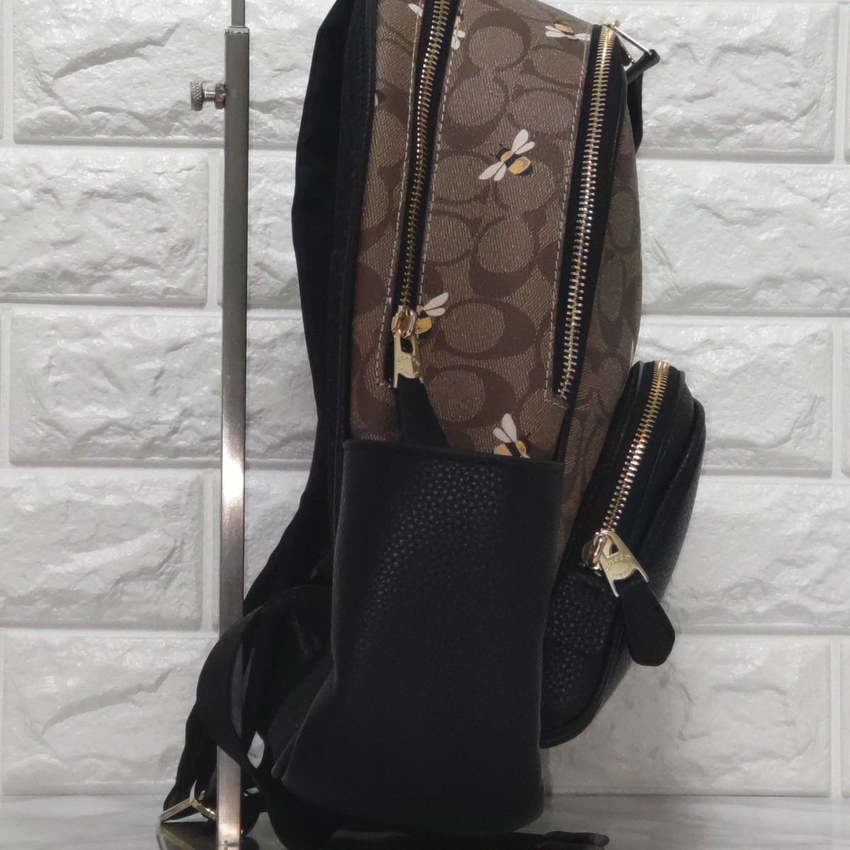 COACH コーチ リュック バッグパック ハチ 蜂 カーキマルチ 新作