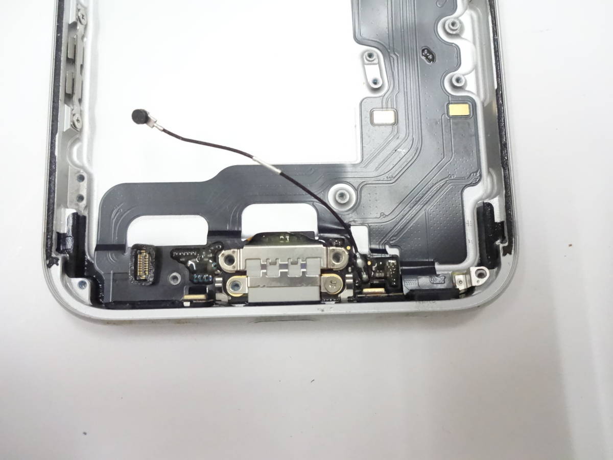 新入荷　Apple iphone 7　純正 バックカバー バックパネル シルバー　 ライトニングコネクター付　中古_画像5