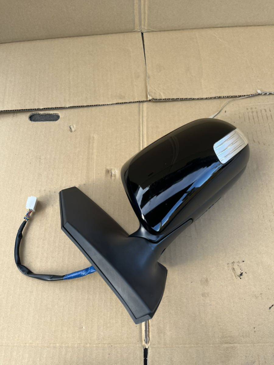 中古トヨタカローラフィールダー DBA-NZE141G純正ドアミラー 左 中古トヨタカローラフィールダー DBA-NZE141G純正ドアミラー 左