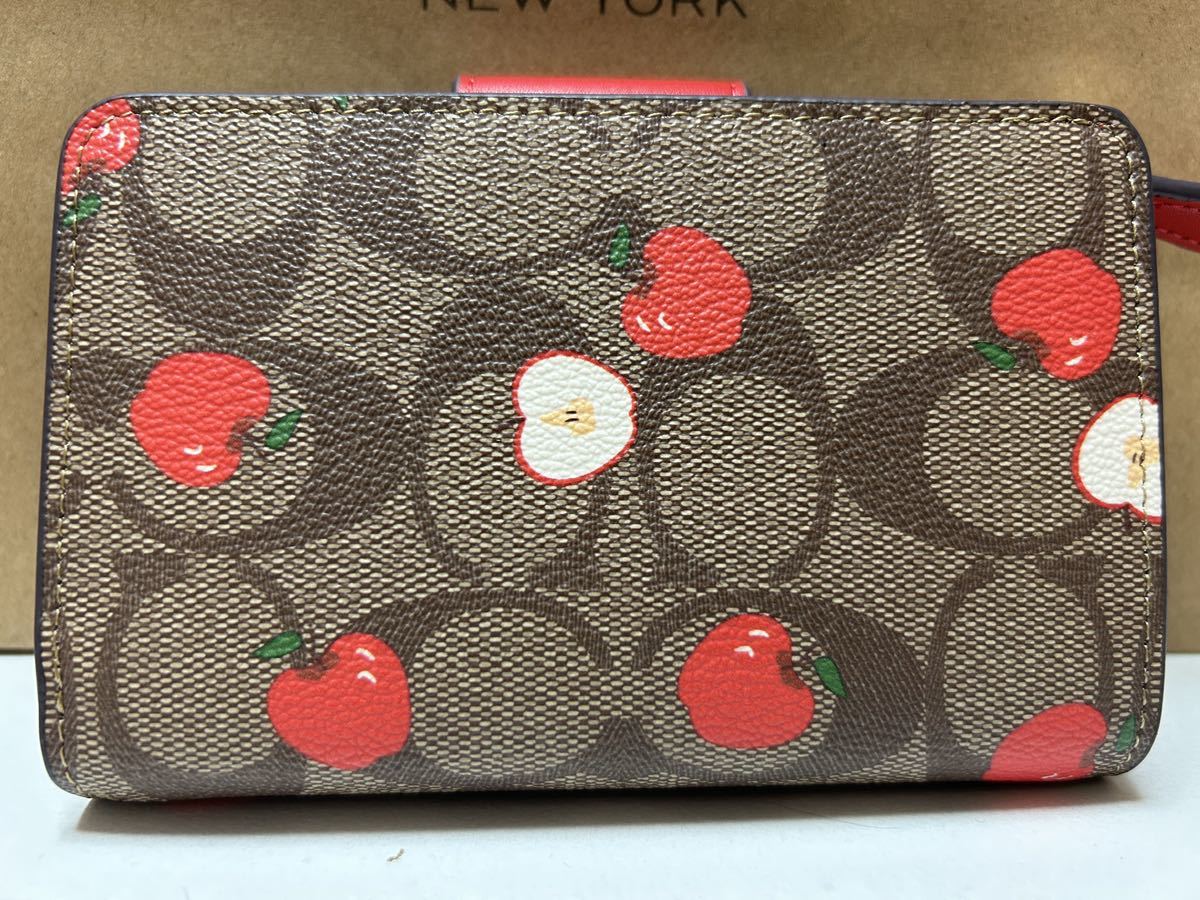 日本初の COACH りんご シグネチャー 二つ折り財布 - 小物