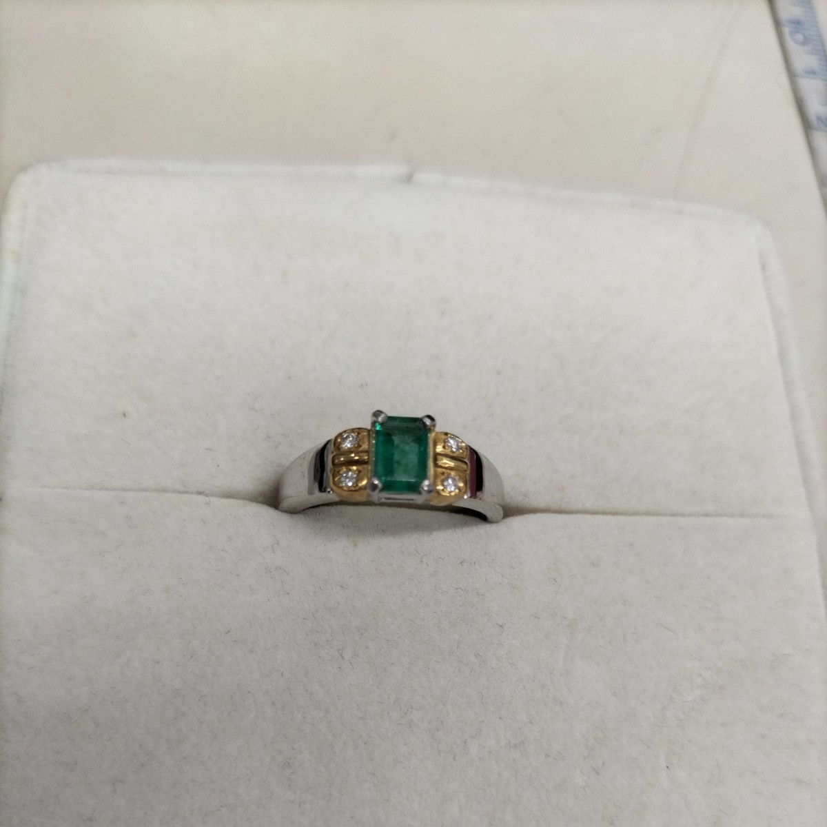 B3484[ beautiful goods ] emerald diamond platinum ring 