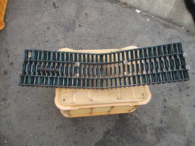 (0165)H252 President front grille 