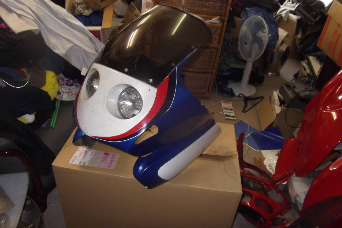 車種不明 オリジナルアッパーカウル カウルステーの取り付けピッチは約
