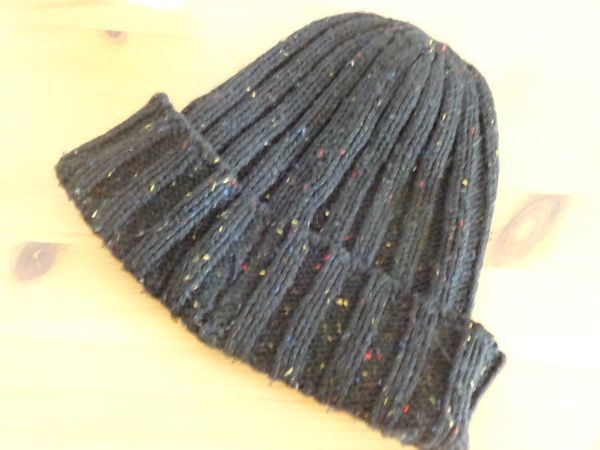 ＋ G.U. ＋メンズ・レディース　黒色帽子　編み込みハット　カラフル柄　サイズ５６cm〜５９cm　キャップ　帽子_画像5