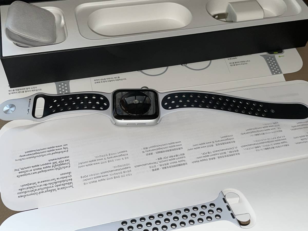 Apple Watch Nike＋ Series 4 GPS＋Cellularモデル 44mm MTXK2J/A