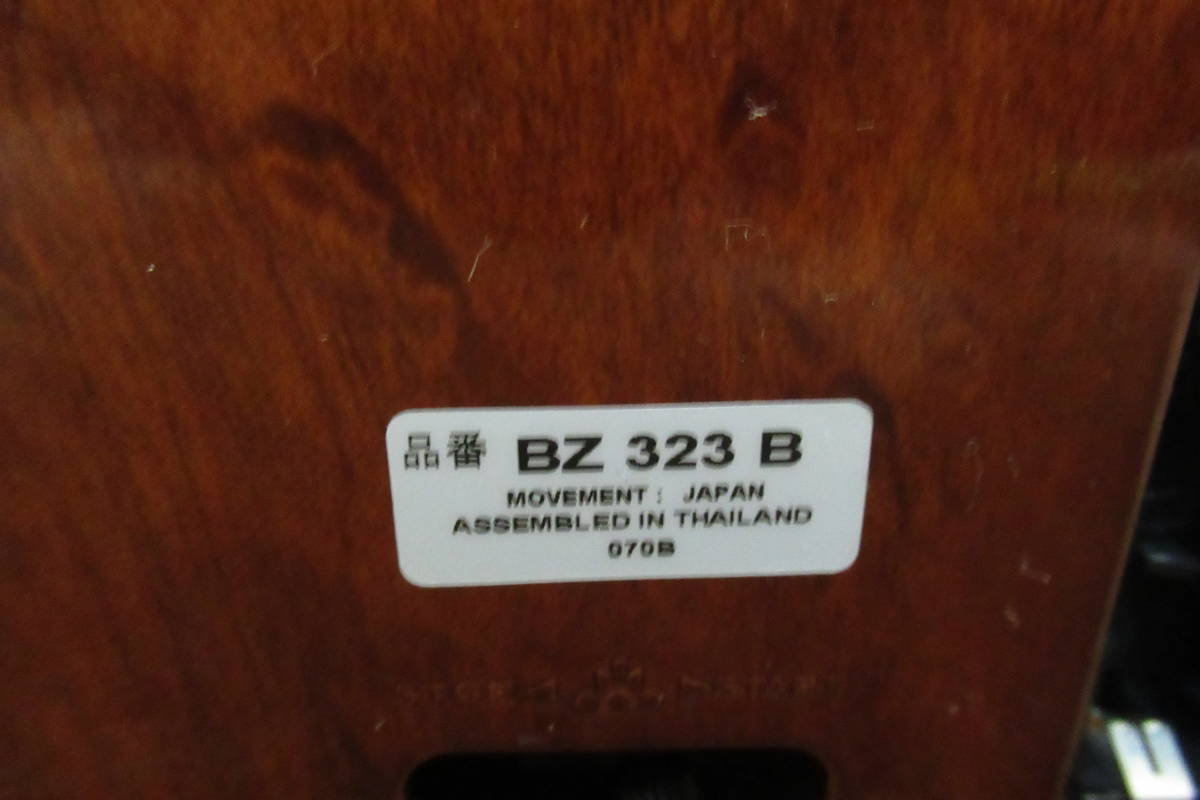 棚5.B373　SEIKO セイコー 置時計 BZ323B セイコークロック　クリスタル　木目調_画像6