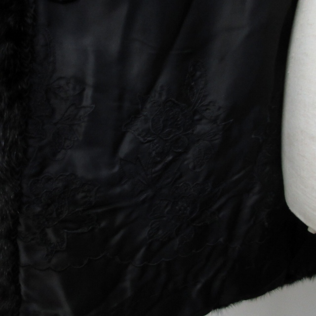 サガミンク SAGA MINK 美品 銀サガ 裏地刺繍 ミンクコート ファーコート 毛皮 黒 ブラック 13 約L相当 0808 ■GY06 レディース_画像5