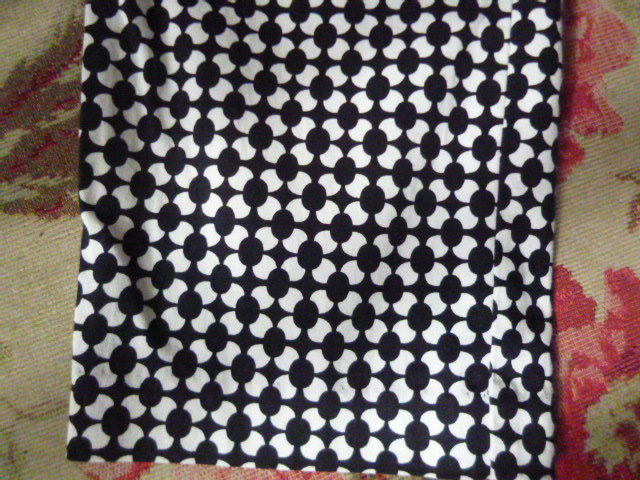 H&M エイチアンドエム バイカラー 花プリント綿パンツ 白ｘ黒の画像3