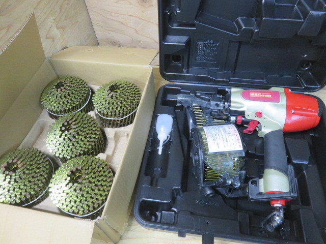 【お買得!】 整備点検済:MAX コイルネイラ 10巻付 エア釘打機(CN-565S(FP)】NC65V5山形ワイヤ連結釘 エア釘打機 【お買得!】 整備点検済:MAX コイルネイラ 10巻付 エア釘打機(CN-565S(FP)】NC65V5山形ワイヤ連結釘 エア釘打機