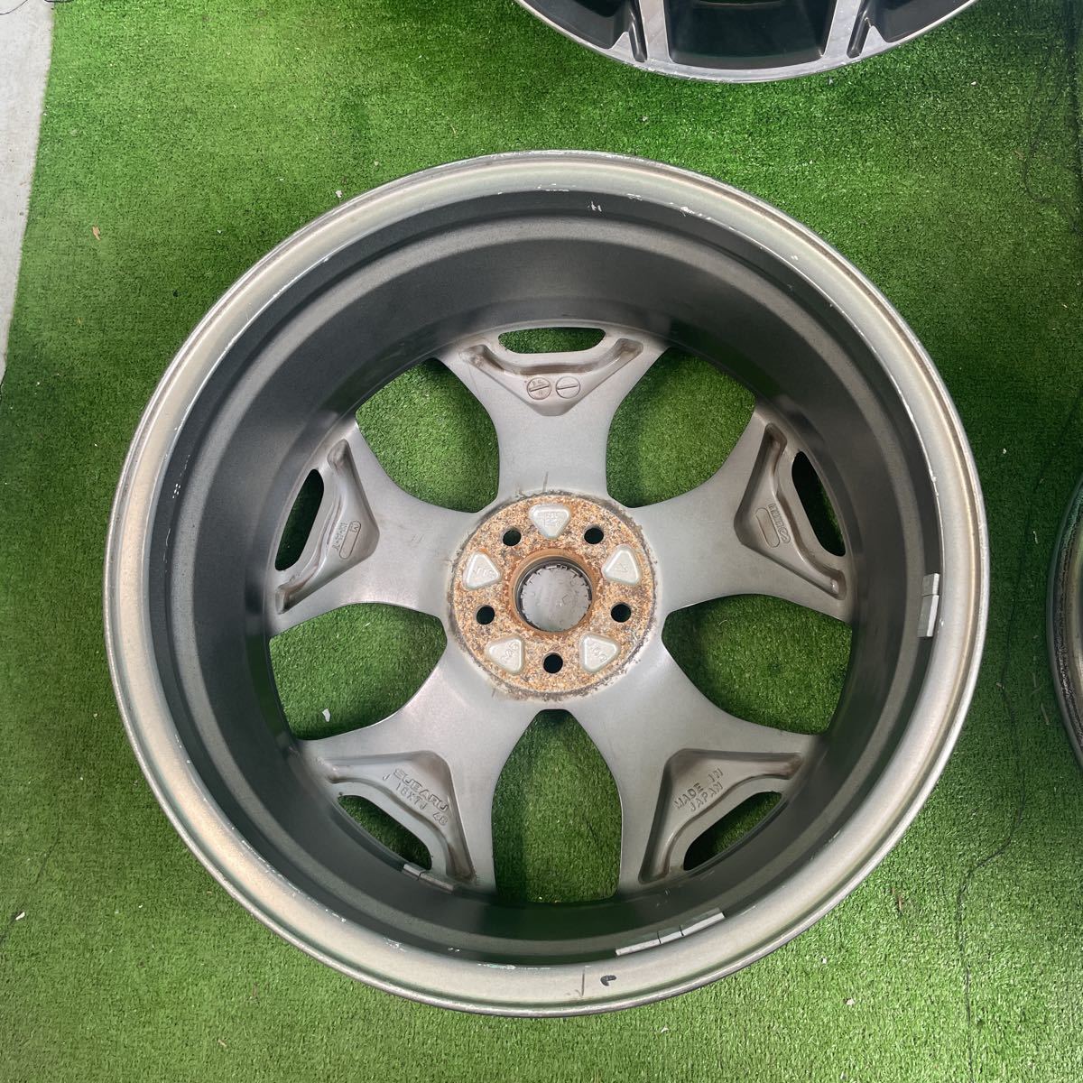 675.SUBARU ENKEI SJ フォレスター 純正ホイール 純正オプション 18×7J +48 100 5穴 4本 スバル エンケイ アルミホイールの画像9