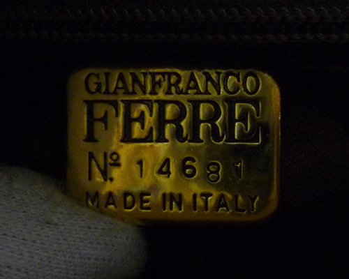ジャンフランコフェレ　ＧINFRANCO FERRE　レザー　イエロー　黃色　2WAY　斜め掛けショルダー　ハンド　バッグ　レディース