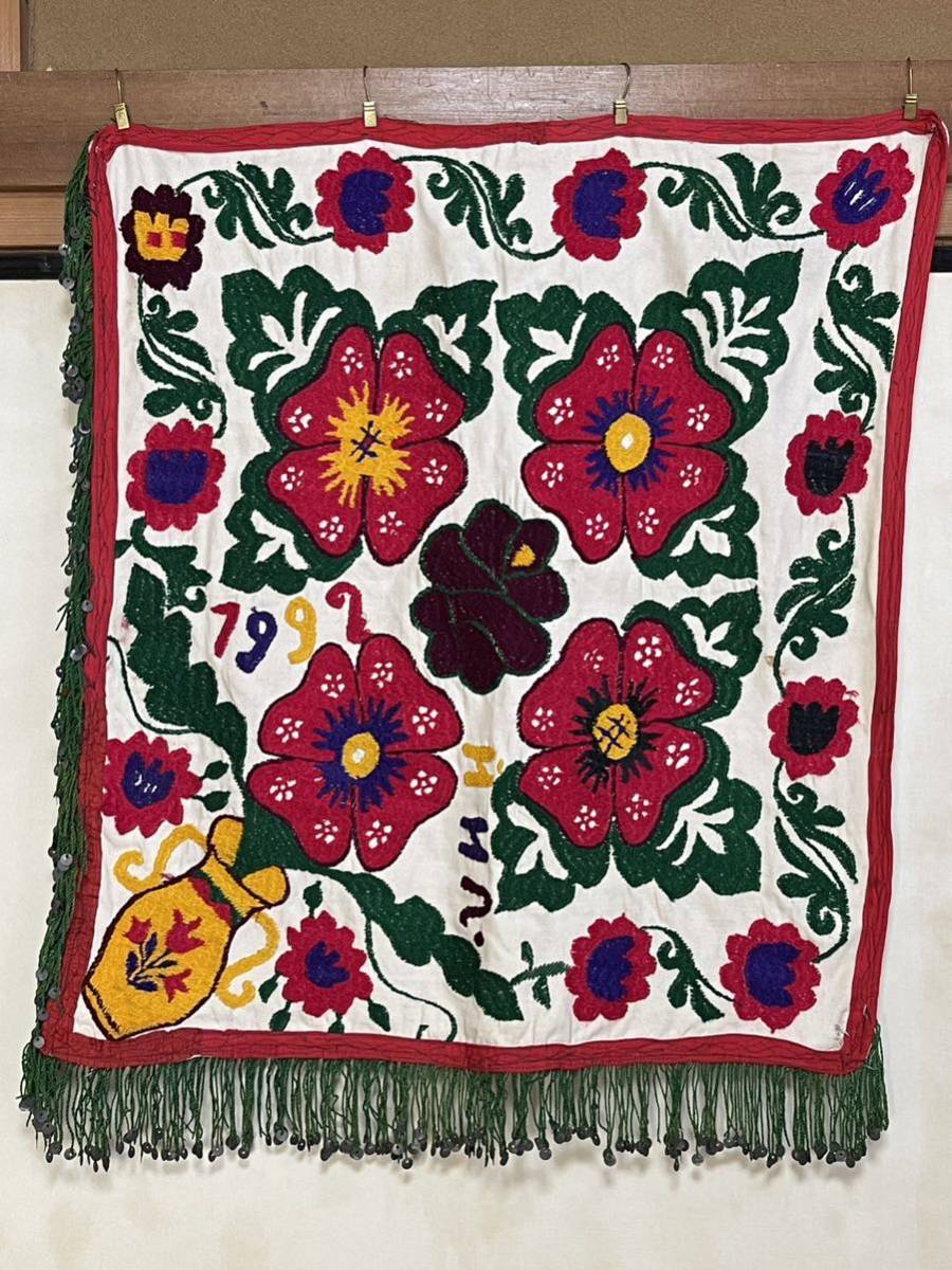 ウズベキスタン スザニ 刺繍 ビンテージ  古布 壁掛け