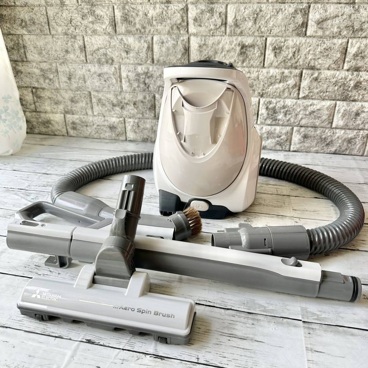 送料無料 2021年製 三菱電機 紙パック式掃除機 TC-FJ2B|Yahoo 送料無料 2021年製 三菱電機 紙パック式掃除機 TC-FJ2B|Yahoo