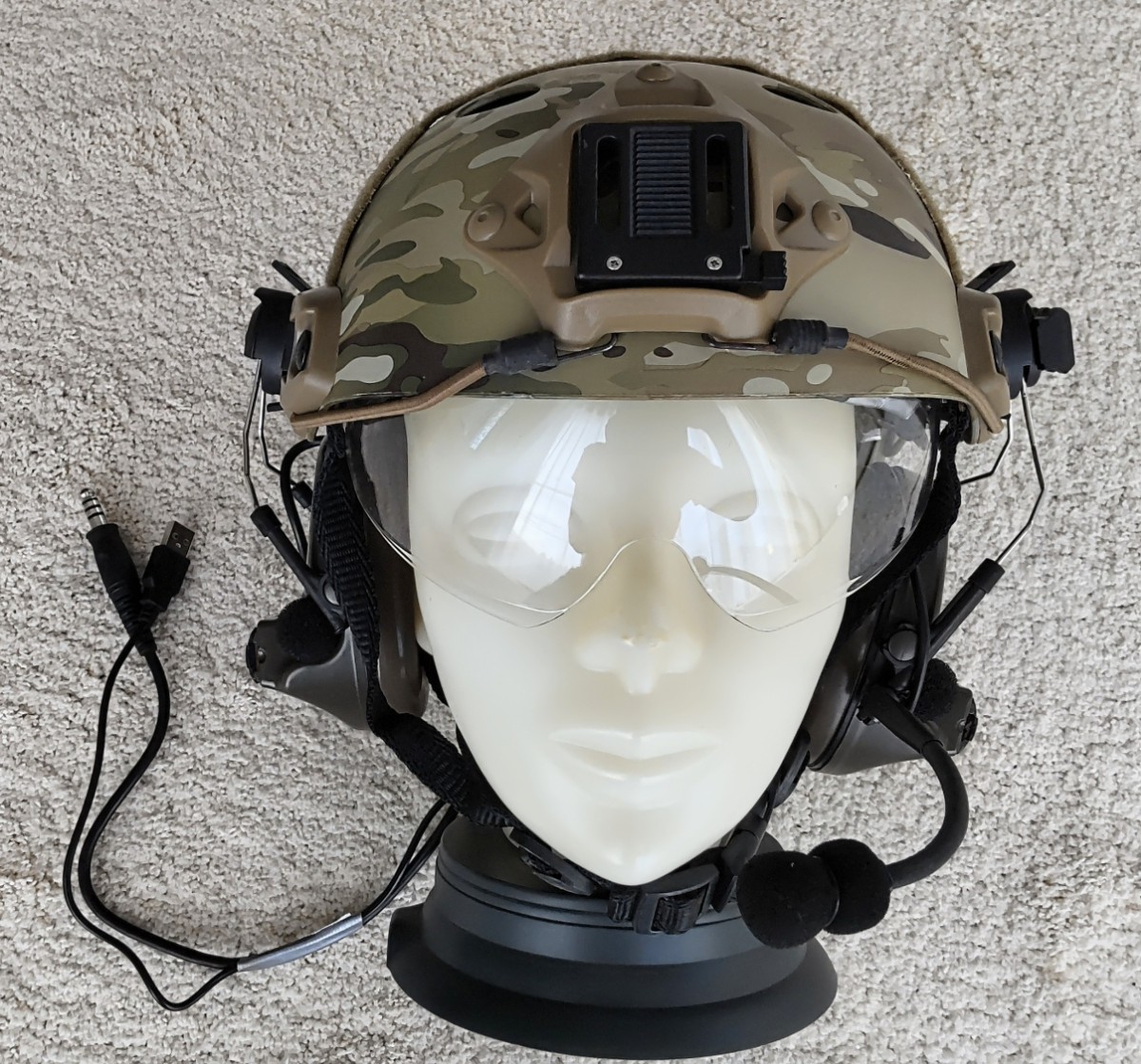 Z-TACTICAL CMTC 2 headset +OPS CORE CARBONE type helmet multi cam ( inside part sending manner fan has processed .)+ARC rail adaptor BK