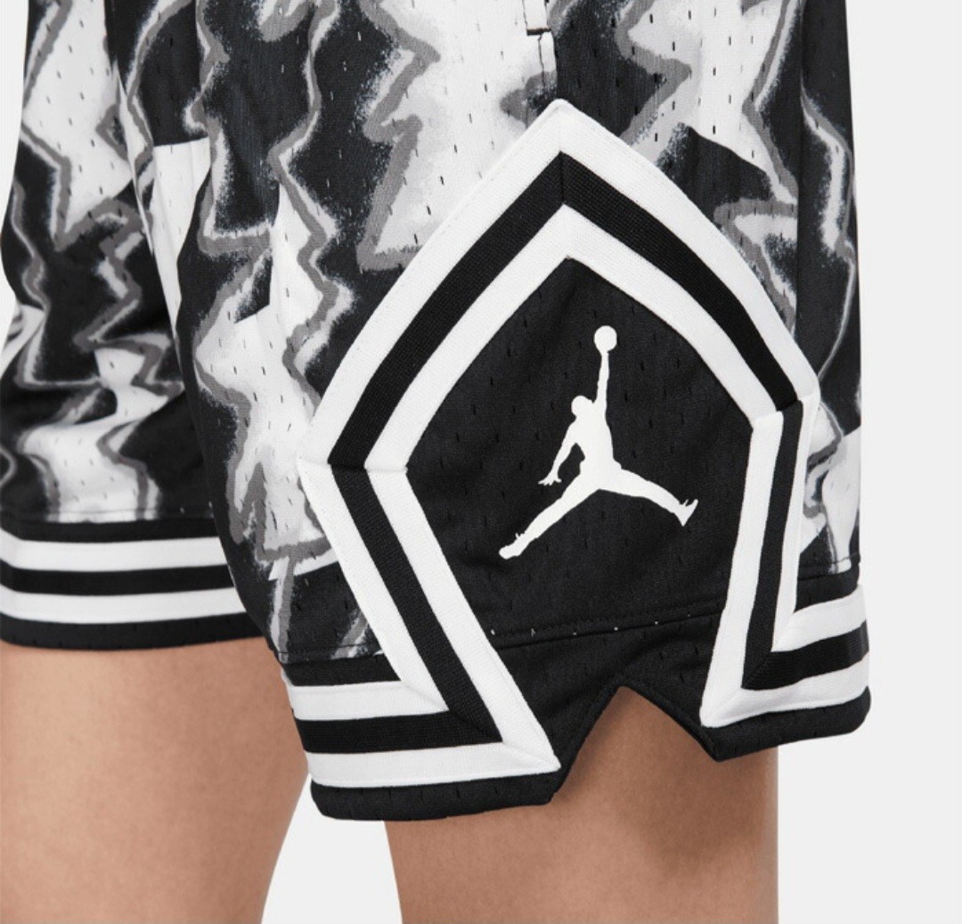 新品/未使用【ジョーダンJordanハーフパンツLバスケットパンツ 新品/未使用【ジョーダンJordanハーフパンツLバスケットパンツ