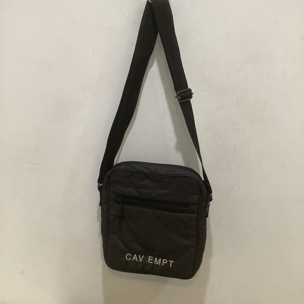 CE シーイー Puffer Shotta Bag ショルダーバック ブラック 619717