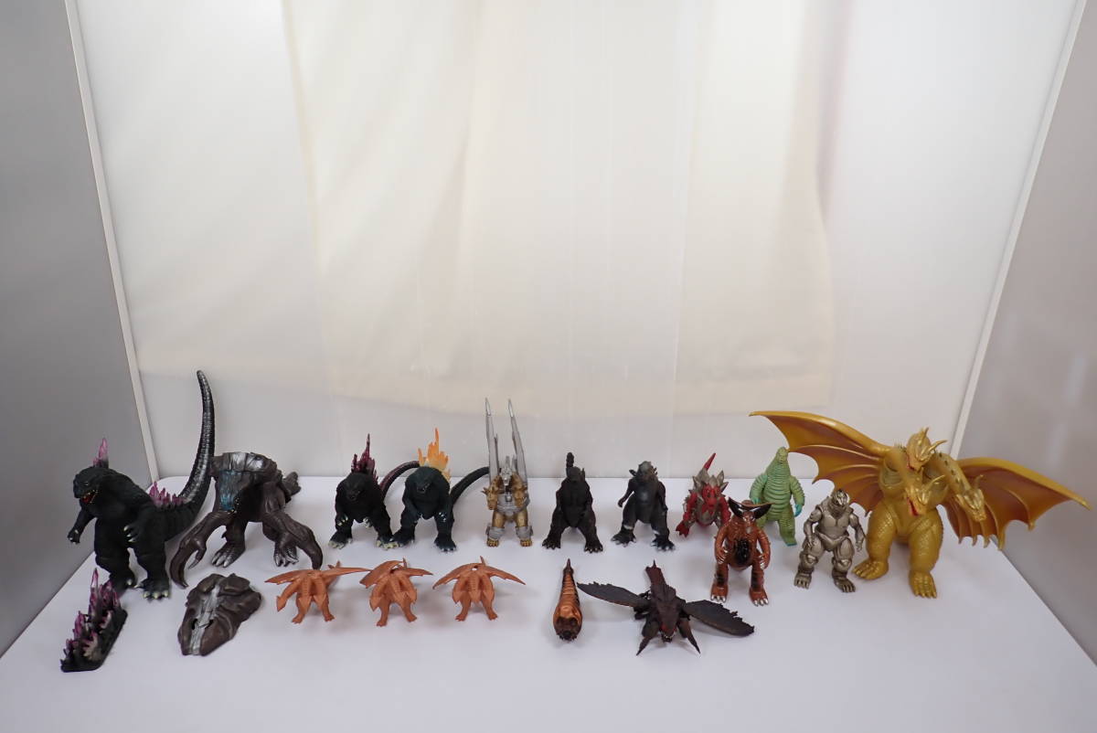 未検品 ゴジラ 怪獣 フィギュア ソフビ 計17体セット まとめ売り