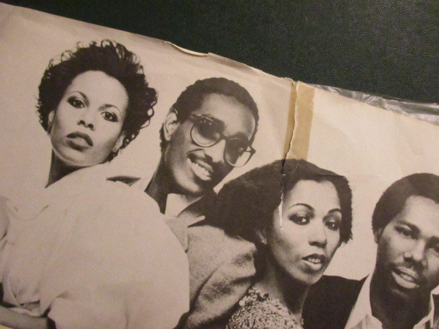 ★ Chic ： Chic's Greatest Hits LP ☆ (( 「Le Freak」、「Good Times」収録 / 落札5点で送料当方負担_画像4