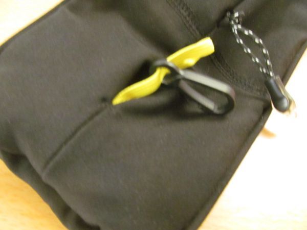 (54120)スポーツ　ショルダー　ウエストポーチ　バッグ　ランニング　ジョギング　ブラック　USED_特に目立った汚れはありません。