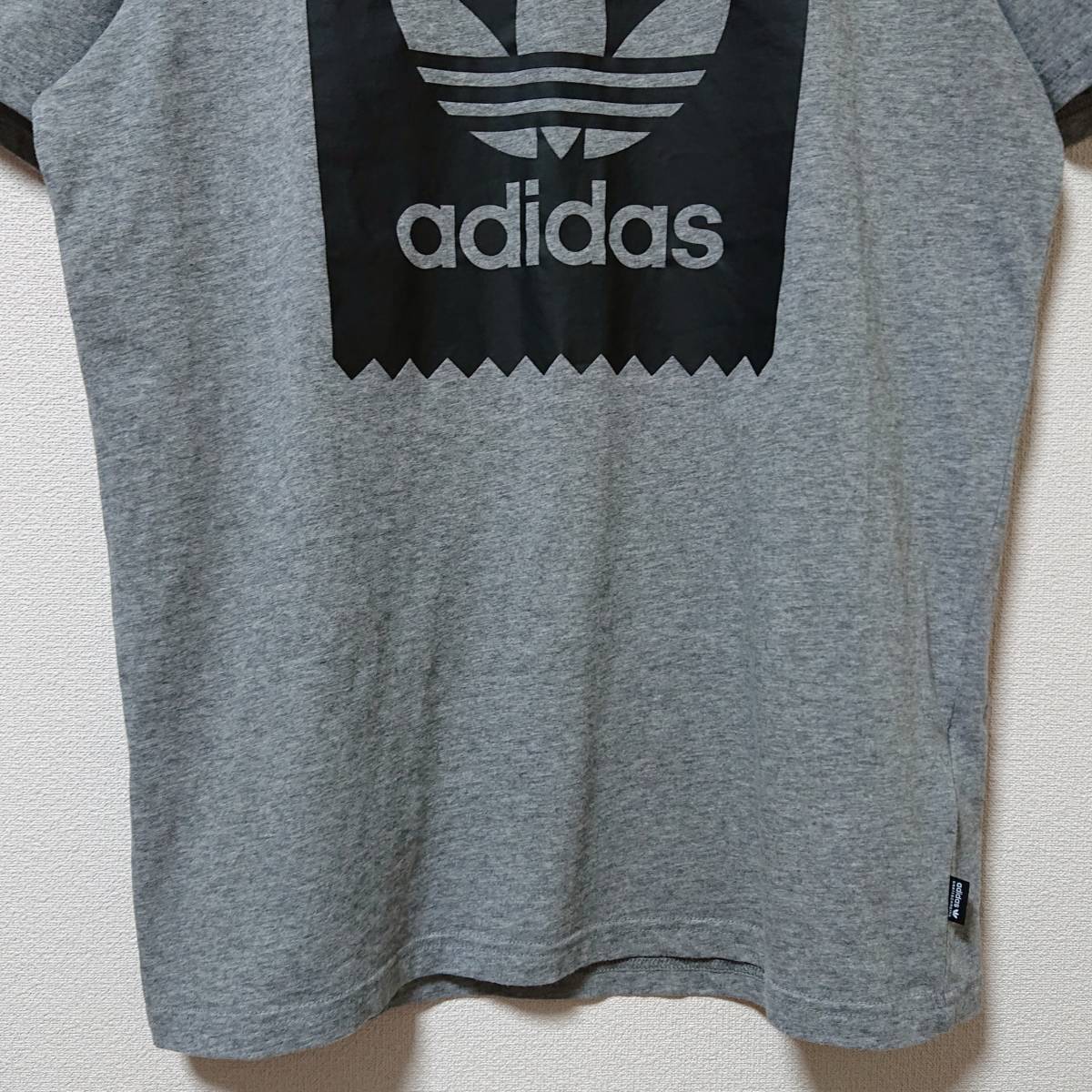 ■レア 希少 海外限定カラー adidas Skateboarding アディダススケートボーディング スケボー 半袖Tシャツ トレフォイル グレー 灰 黒 O XL_画像4