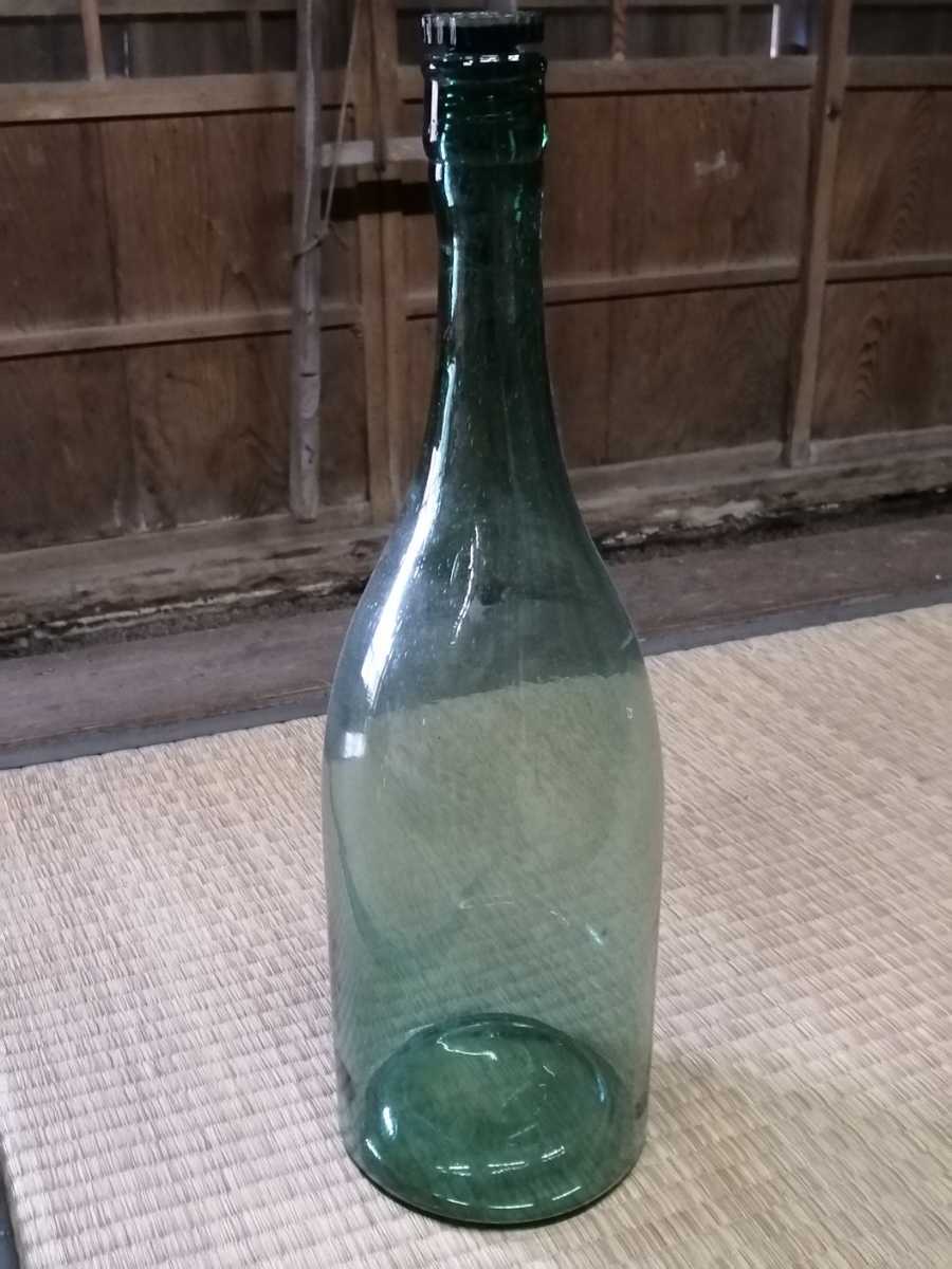 吹きガラス　一升瓶　明治後期　ネジ蓋付き　ガラス　瓶　ガラス工芸　酒器　徳利　ボトル　酒屋　G116L5