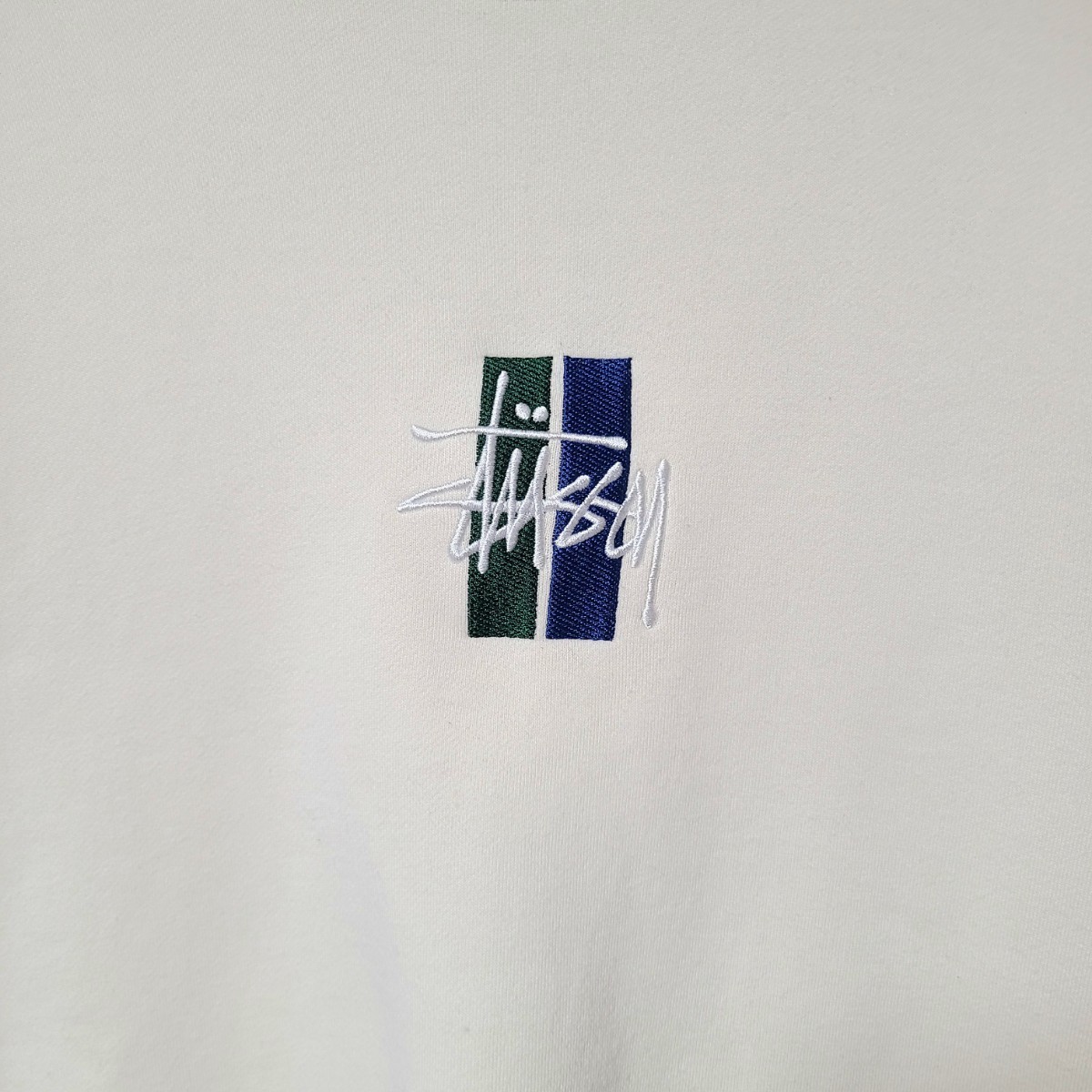 即完売品》STUSSY ステューシー スウェット センター刺繍ロゴ S