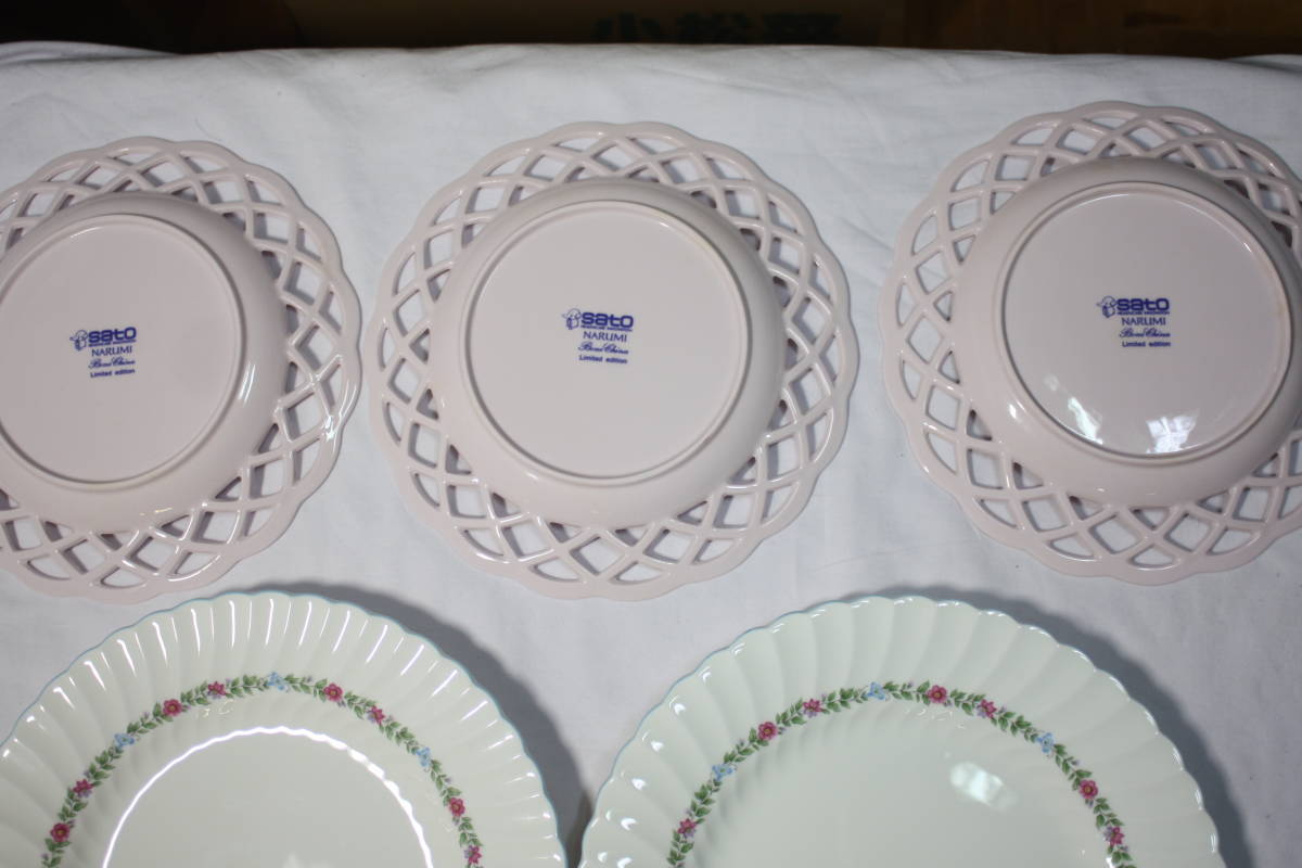 ナルミ サトちゃんコラボ（10枚セット） 盛り皿2枚 +25cm皿5枚+ピンク21.2cm皿3枚 未使用_画像4