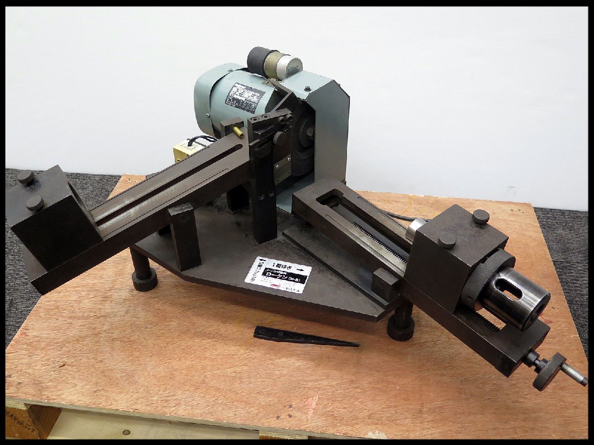 BIGTOOL/ビックツールの小型ドリル研磨機 D-KEN13を買取致しまし BIGTOOL/ビックツールの小型ドリル研磨機 D-KEN13を買取致しまし
