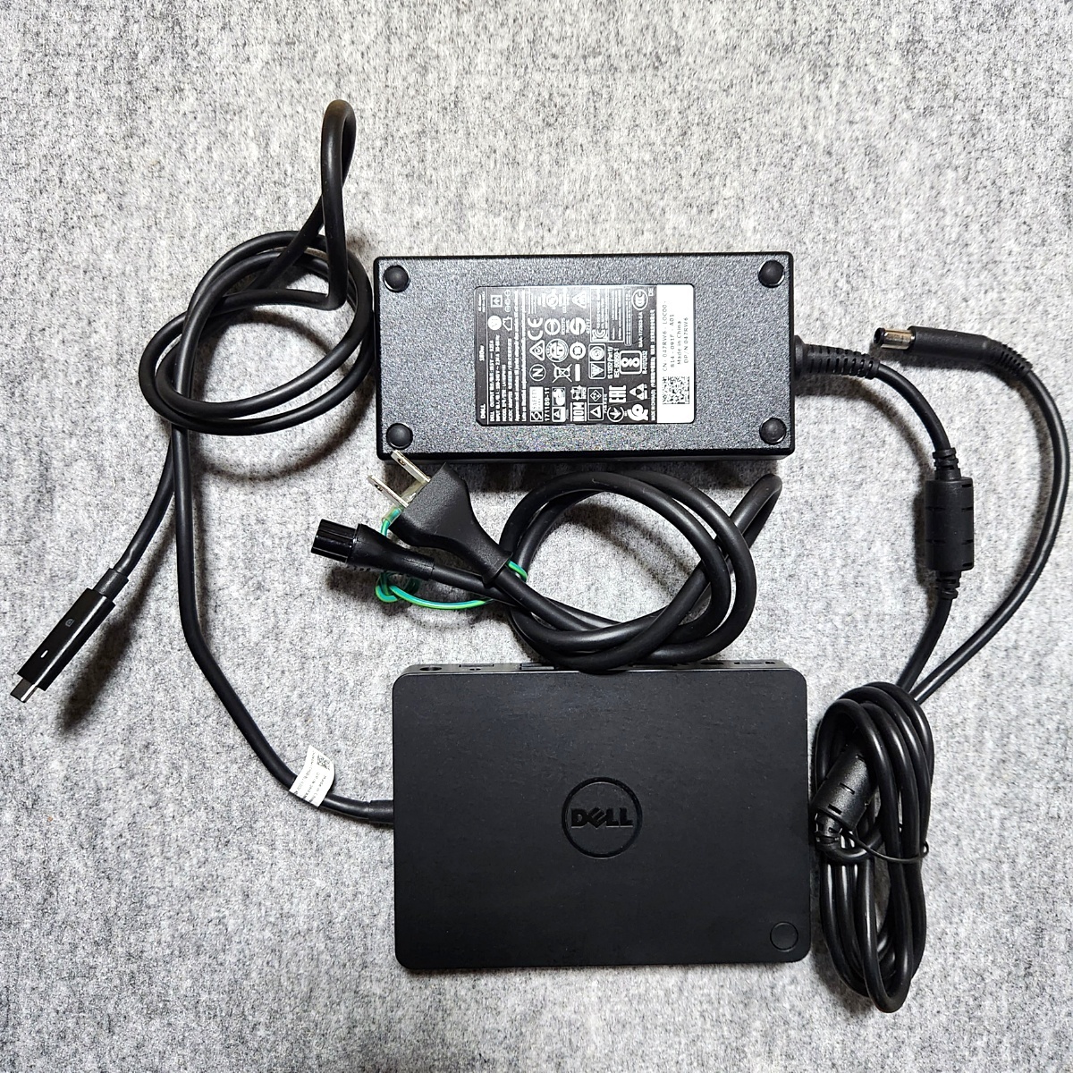 Dell Thunderbolt Dock WD15 4K ドッキングステーション K17A USB Type