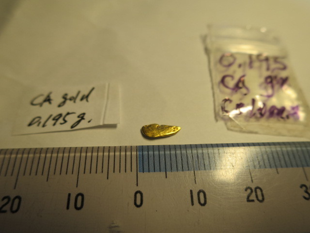 金ナゲットカリフォルニア鉱脈金塊ゴールドフィンガー 0.195ｇ_画像2