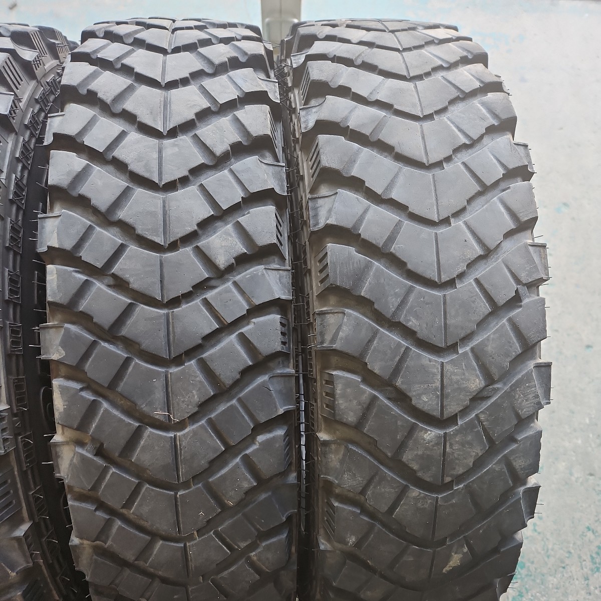 ヨコハマ ジオランダー M/T 185/85R16 105/103L LT  2013年製 中古 ジムニーの画像3