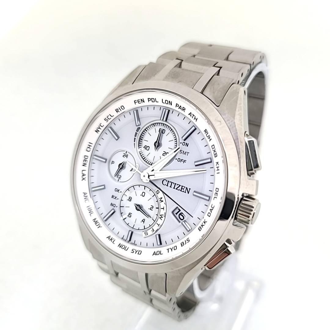 ★【美品稼働品】シチズン citizen 電波ソーラー H804-T018696 アテッサ 白文字盤 クロノ デイデイト チタン メンズ腕時計_画像1