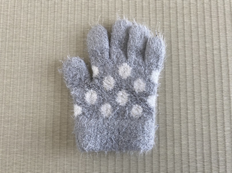  dot pattern for girl gloves gray child ~ lower classes for 