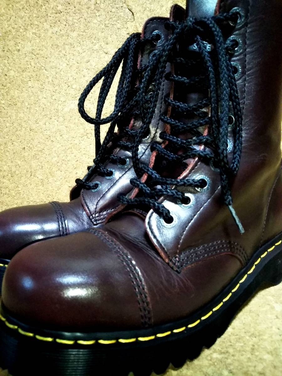 交換無料！ UK7 スチールトゥ10ホールブーツ 8761 【Dr.MARTENS