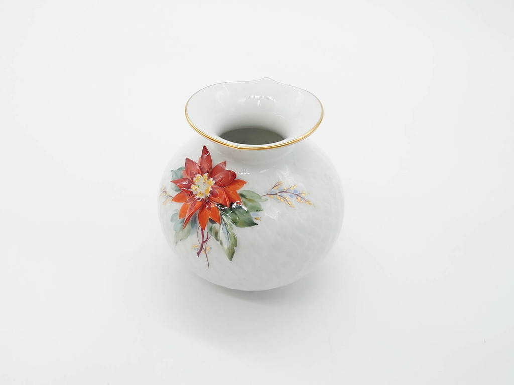 R-070339　ドイツ　マイセン　Meissen　波の戯れ　ポインセチアの花が愛らしく上品な花瓶(花器、花入、フラワーベース)(定価約66000円)
