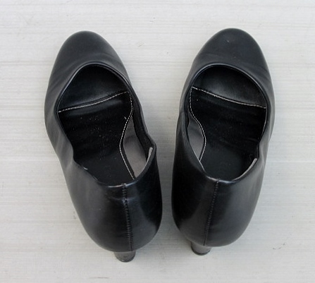圓頭皮革黑色淺口鞋26.0 原文:ラウンドトゥ　合皮　黒　パンプス　２６．０