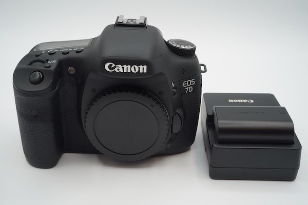 中古】 【新品級】Canon デジタル一眼レフカメラ EOS 7D ボディ #117