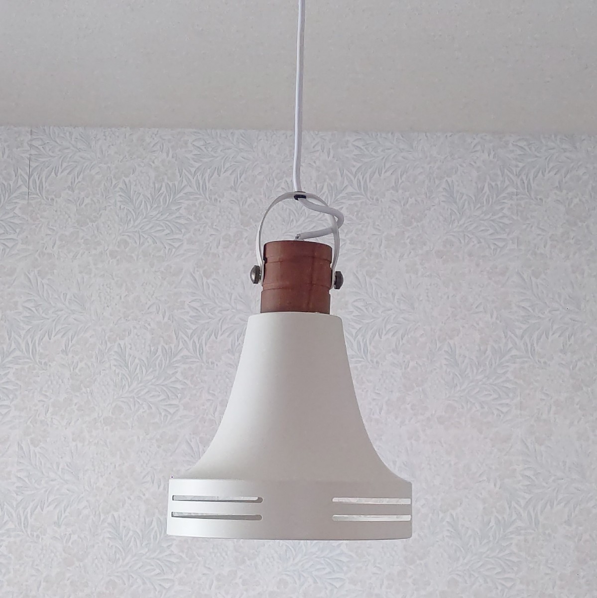 ELUX LuCerca Wood Bell L  axle che LUKA wood bell pendant light ceiling lighting interior Northern Europe manner used free shipping prompt decision 