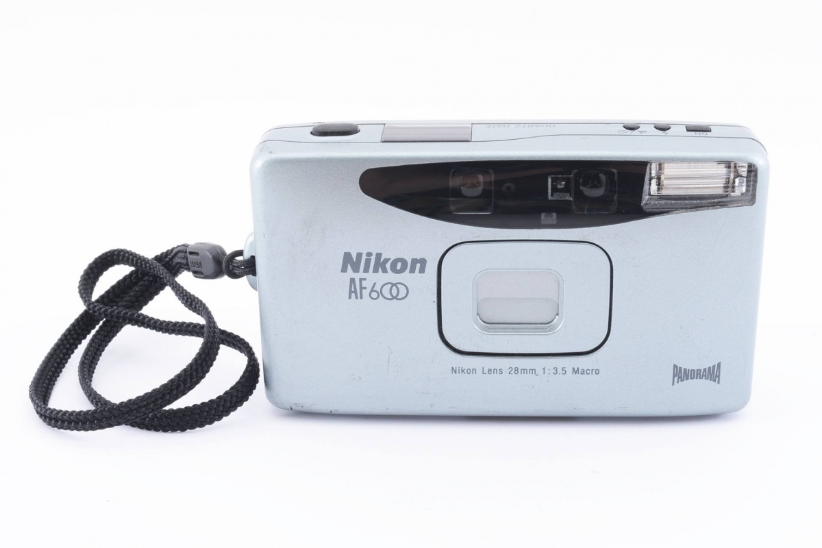 ニコン AF600 パノラマ 35mm ポイント＆シュート・フィルムカメラ［良品］-
