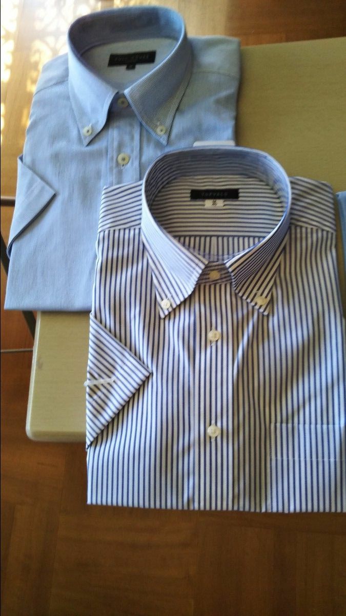 トップバリュの半袖 ボタンダウンのシャツ 首回り 40の M サイズ 新品未使用品 4枚で4800円 2枚で2500円です