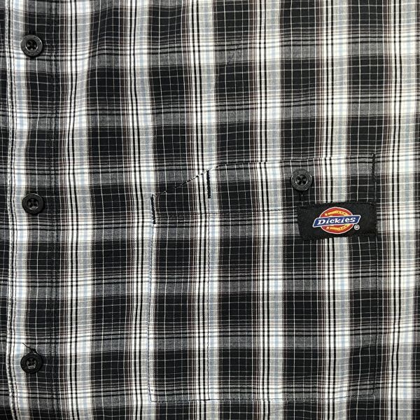 ★Dickies ★半袖シャツ 2XL(少し小さめ) ブラック×水色系チェック柄 ピスネーム 刻印ボタン アウトドア古着 洗濯 プレス済み USED 0849_画像7