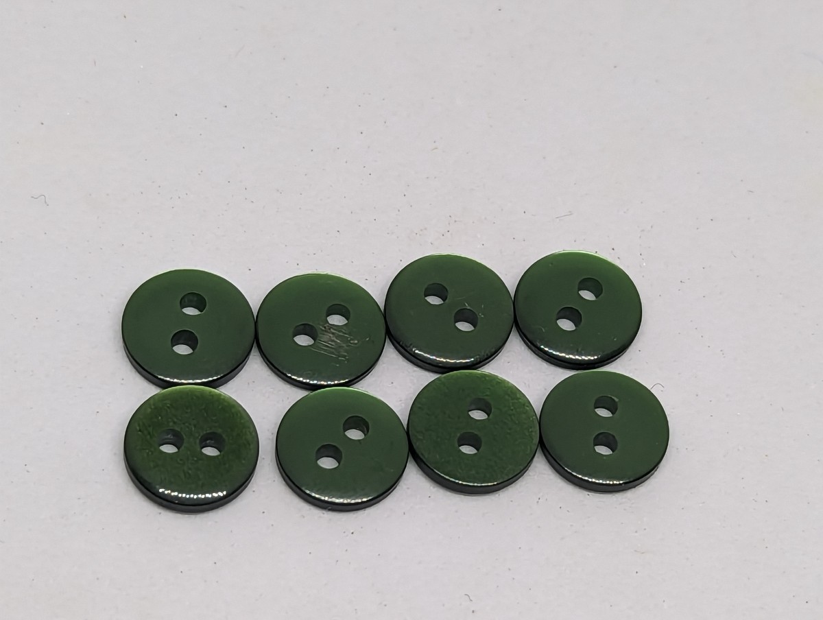 昭和レトロ 手芸 ボタン 緑 直径約9mm ビンテージ_画像2